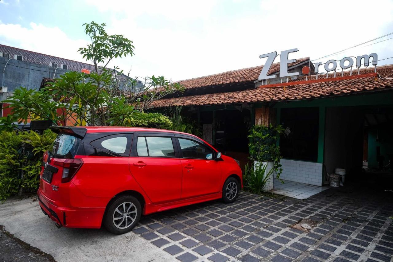 Hotel Reddoorz Near Lotte Mart Maguwoharjo Yogyakarta Zewnętrze zdjęcie