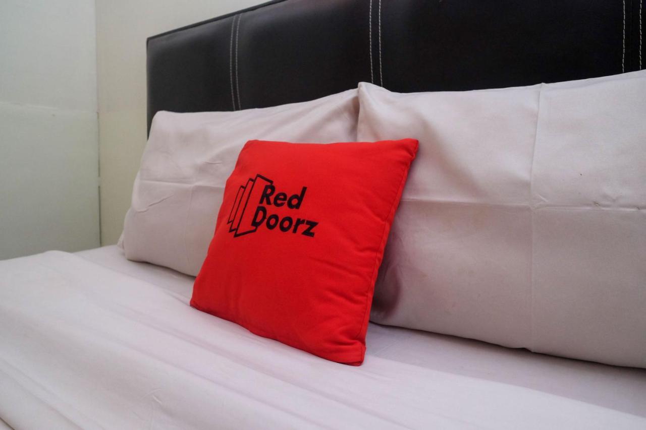 Hotel Reddoorz Near Lotte Mart Maguwoharjo Yogyakarta Zewnętrze zdjęcie