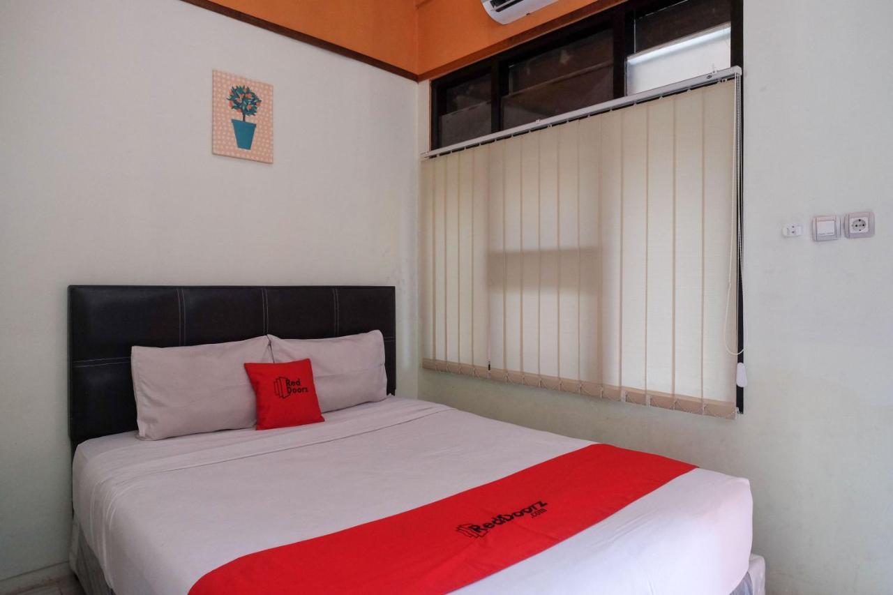 Hotel Reddoorz Near Lotte Mart Maguwoharjo Yogyakarta Zewnętrze zdjęcie