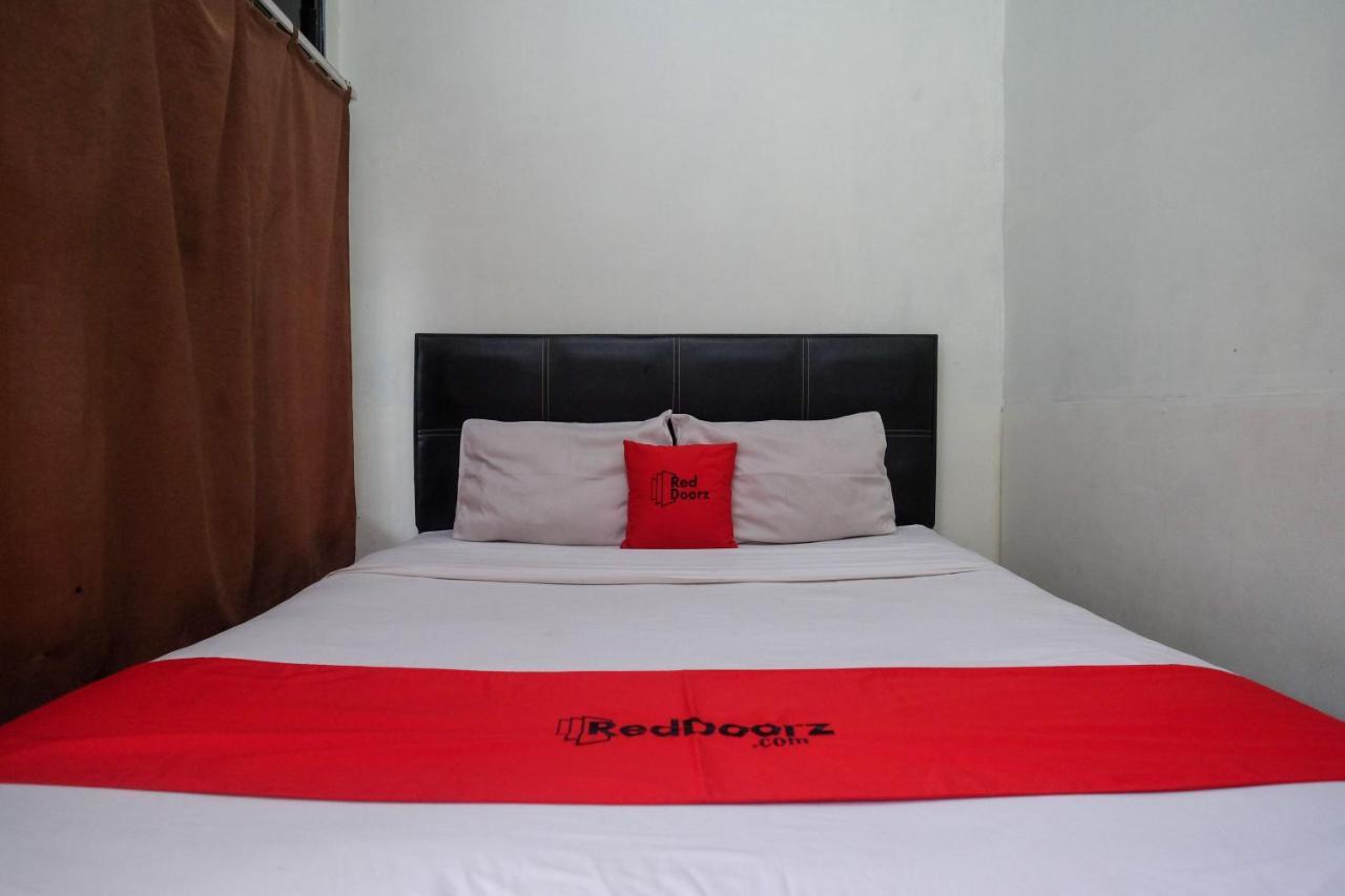 Hotel Reddoorz Near Lotte Mart Maguwoharjo Yogyakarta Zewnętrze zdjęcie